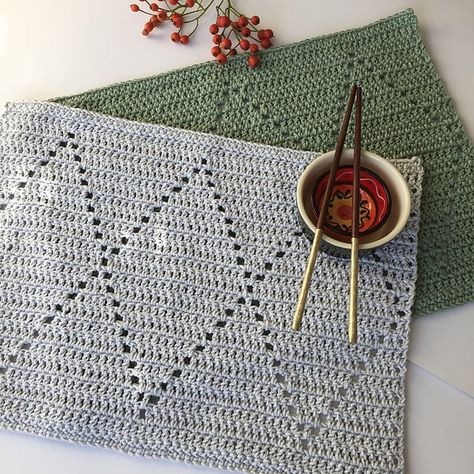 27+ Free and Easy Crochet Placemat Patterns Placemats Patterns Knit, Crochet Cotton Placemats Free Pattern, Crochet Plate Mat Free Pattern, Crochet Dinner Mats, Round Crochet Placemat Pattern, Crochet Place Mats Free Pattern Placemat, Crochet Desk Mat, Crochet Place Mats Free Pattern, Free Crochet Placemat Patterns