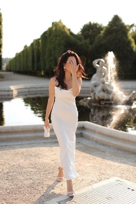 White Midi Dress Looks For Women White Midi Dress Outfit, 90s Slip Dress, 90s Outfits, Midi Dress Outfit, Civil Wedding Dresses, Long Slip Dress, Fancy Gowns, White Slip Dress, 90's Fashion