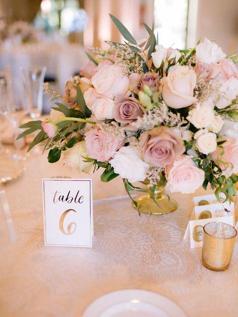 Mauve Centerpieces, Rose Centerpieces Wedding, White Wedding Centerpieces, Gold Wedding Centerpieces, Pink Wedding Centerpieces, Rose Gold Wedding Decor, Pink Centerpieces, Pink And White Weddings, Light Pink Wedding