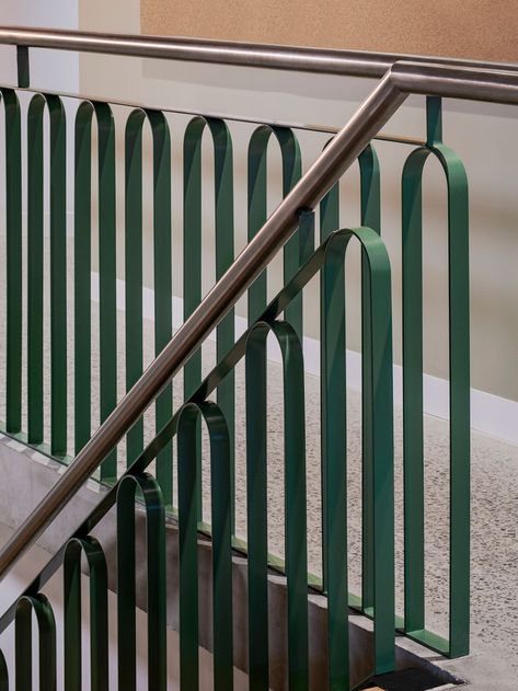 Art Deco Stairs, Steel Stair Railing, Fence Railing, Balustrade Design, Staircase Railing Design, Handrail Design, Staircase Handrail, Balcony Railing Design, Stair Railing Design