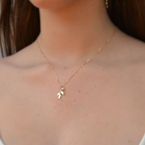 Delicate Wedding Necklace, Dainty Jewelry Necklace, Jewelry Necklace Simple, Pretty Jewelry Necklaces, Pendants Necklace, Gold Filled Necklace, Rings Necklace, Classy Jewelry, Necklace White