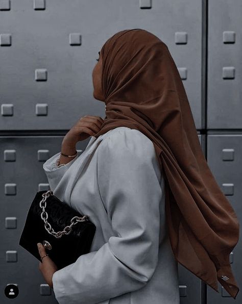 Pic For Instagram, Beau Hijab, Muslim Fashion Outfits, Hijab Outfits, Photo Insta, Muslim Girls, Photo Instagram, Hijab Style, Instagram Pictures