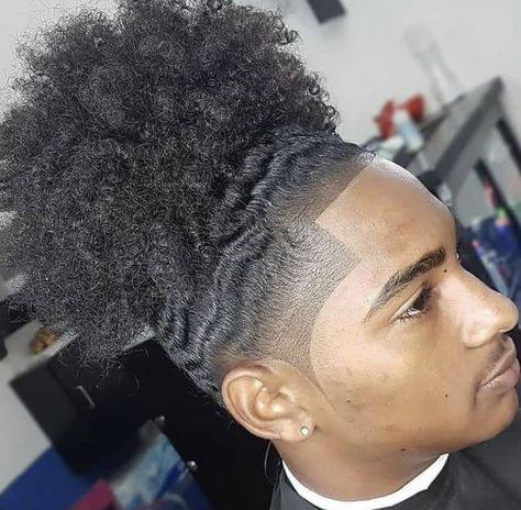 Thick Straight Hair, Growing Your Hair, Cut Long Hair, Natural Hair Men, Track Hairstyles, Curly Hair Fade, Growing Your Hair Out, Long Hair Images, Dreadlock Hairstyles For Men