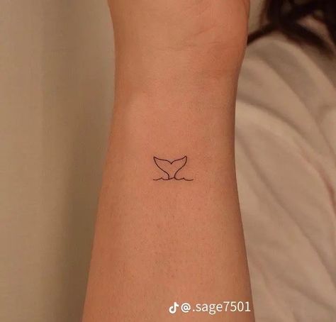 Ocean Tattoos Turtle, Small Tattoos Whale, Simple Marine Life Tattoos, Small Tattoos Mermaid, Dainty Whale Tattoo, Tattoo For Ocean Lovers, Small Whale Tail Tattoo, Small Tattoo Ocean, Cute Beachy Tattoos