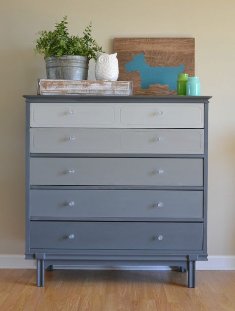 dresser idea. Star Wars Themed Bedroom, Girls Bedroom Grey, Muebles Shabby Chic, Star Wars Bedroom, Dresser Refinish, Grey Dresser, Shabby Chic Dresser, Themed Bedroom