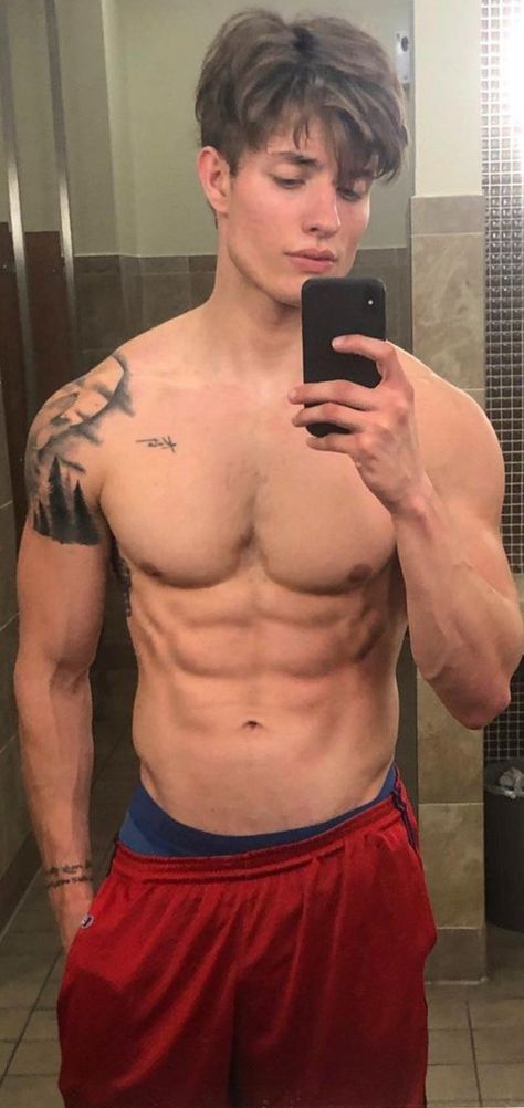 Matt Rife, Guy Fits, Handsome Celebrities, Cute Guy Pics, Masculine Men, Men's Muscle, Aesthetic Guys, Attractive Guys, Shirtless Men