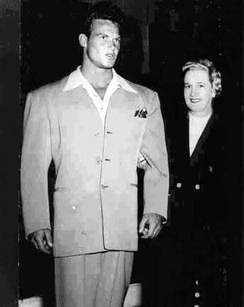 Bodybuilder in suit Bodybuilders In Suits, Bodybuilder In Suit, Steve Reeves Physique, Marc Singer, With All Due Respect, Aesthetic Eye, Aesthetics Bodybuilding, Steve Reeves, Action Movie Stars