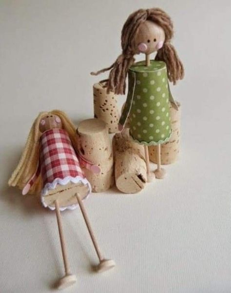 Wine Cork Dolls, Cork People, Cork Crafts Christmas, Wine Cork Diy Crafts, Wine Cork Ornaments, Cork Crafts Diy, Wine Cork Diy, Cork Ornaments, Doll Brooch