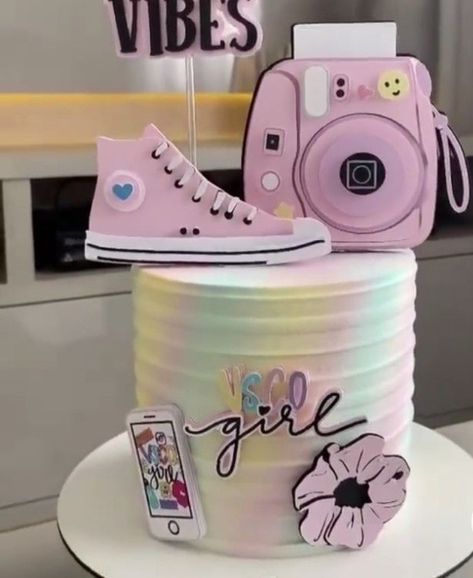 Via Li, Art Birthday Cake, Doll Birthday Cake, Barbie Birthday Cake, 10 Birthday Cake, 13 Birthday Cake, Family Cake, Beautiful Cake Designs, Unicorn Birthday Cake