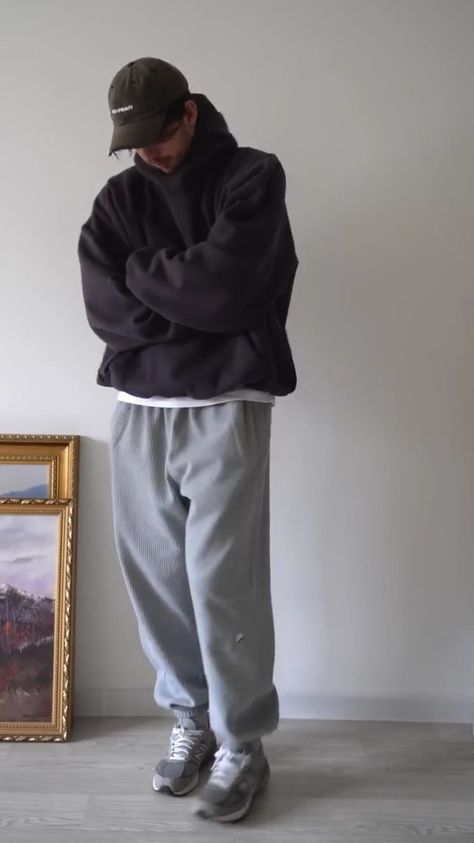 Comfy But Stylish Outfits Men, Guy Outfits With Sweatpants, Comfortable Outfits For Men, Men’s Comfy Fashion, Comfy Winter Outfits Men, Comfycore Outfits Men, Men Comfy Style, Men Comfortable Outfits, Men’s Comfortable Outfits