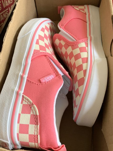 Pink Checkered Vans, Vans Shoes Women, Cute Vans, Checkered Vans, Trendy Shoes Sneakers, Pink Checkered, Pink Vans, Pretty Shoes Sneakers, Cute Shoes Heels