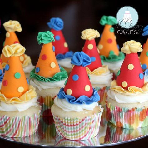 McGreevy Cakes - Timeline Photos Circus Cupcakes, Carnival Cupcakes, Circus Cakes, Clown Cake, Birthday Cupcakes Decoration, Circus Cake, Cupcakes Birthday, Fondant Cupcake Toppers, Cupcake Wars