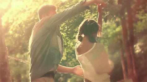 love animated GIF Dancing Gif, Finding Your Soulmate, Love My Boyfriend, Couple Dancing, Love Gif, Love Couple, New People, Tao, Animated Gif