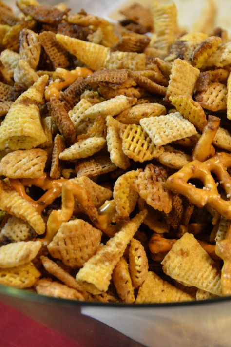 Best chex mix recipe - secret ingredient! probably the best food in the entire world. Best Chex Mix Recipe, Ranch Chex, Original Chex, Chex Mix Recipe, Trip Snacks, Chex Mix Recipes, Snack Mix Recipes, Christmas Recipe, Mix Recipes