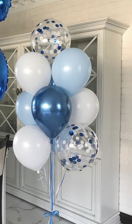 Blue And Gray Birthday Party Decor, White Blue Balloon Decor, Blue Silver White Birthday Theme, Blue And White Bday Decor, Ice Blue Birthday Theme, Sweet Sixteen Light Blue Theme, Blue And Silver Themed Birthday Party, Blue Gold White Birthday Theme, Blue Ballons Decoration Birthday Room