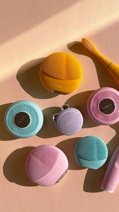 Staying home more and having to miss out on some of our regular treatments has pushed brands to innovate products that give us that spa-like experience right from the comfort of our own bathrooms. 📷 via @FOREO Cup Business, Face Skincare, Facial Cleansing Brush, Cleansing Brush, Facial Cleansing, Beauty Routines, My Home, Bathrooms, Facial