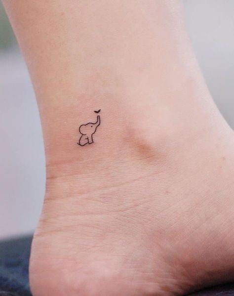 Check out the most beautiful small tattoos for women right now to help your creativity and to find something inspirational. Tiny Tattoos With Meaning, Tiny Tattoos For Women, Tattoo Placements, Tato Henna, Ankle Tattoos For Women, Small Tattoos With Meaning, Small Girl Tattoos, Petite Tattoos, Small Tattoos Simple