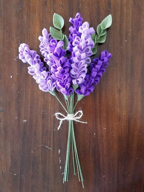 Lavender Bridesmaid Bouquet, Felt Lavender, Bouquet Lavender, Wedding Bridesmaid Flowers, Lavender Bridesmaid, Felt Flower Bouquet, Felt Flowers Diy, Trendy Flowers, Bridesmaid Flowers