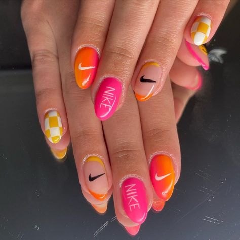 Runner Nails Design, Track Nails Designs, Cute Basketball Nails, Basketball Gel Nails, Basketball Nail Art, Basketball Nails Designs, Sports Nails Designs, Nike Nails Designs, Nails Basketball