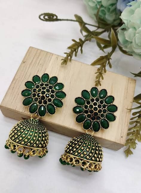 Dark Green Jhumkas, Green Jhumka Earrings, Green Jhumka, Bottle Green Saree, Heavy Jewellery, Mehndi Function, Green Anarkali, Fashionable Saree, Green Color Combinations