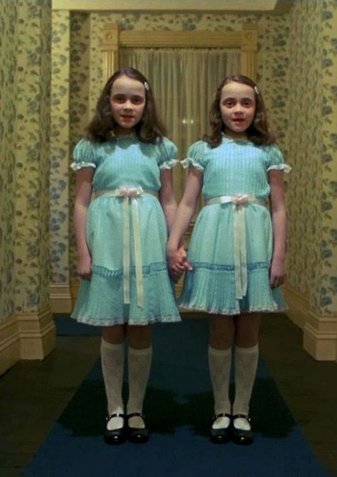 Classic! The Shining Twins, Twin Costumes, Room 237, Twin Halloween, Space Ghost, Tv Horror, Film Horror, Jack Nicholson, Fantasias Halloween