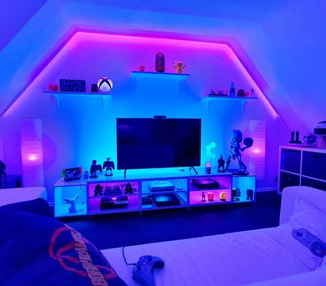 Retromaedel on Instagram: “Wochenende! / Weekend! Und ihr so? And what about you, guys? #gamesroom #gamingroom #gameroom #videogames #videogamer #videogaming…” Gamer Boy Room, Small Gamer Bedroom, Gamer Bedroom Ideas, Gaming Bedroom Ideas, Gaming Bedroom, Boys Game Room, Gamer Bedroom, Teenager Bedroom Boy, Boy Bedroom Design