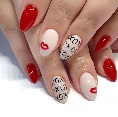 Red and white nails with lips and XOXO design - Cute Valentines Nails #womensfashion #valentinesfashion #valentines #valentinestrend #valentinesnails Cute Valentines Nails, Bright Summer Nails Designs, Mani Ideas, Confetti Nails, Art 2023, Valentine Nail Art, February Nails, Romantic Nails, Daisy Nails