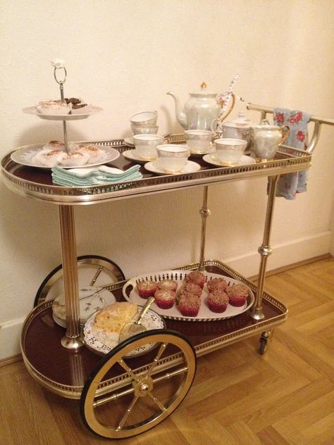 Cart Aesthetics, Diy Food Cart, Kitchen Rolling Cart, Indian Kitchen Utensils, Table Setting Etiquette, Vintage Tea Cart, Food Trolley, Cart Design, Tea Trolley