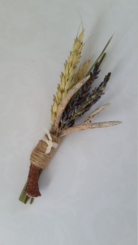 Antler Boutonniere / Lavender & Wheat by KRISTYCLAIRE on Etsy Boho Wedding Boutonniere, Terracotta Bouquet, Rustic Wedding Boutonniere, Orange Boutonniere, Purple Boutonniere, Green Boutonniere, Boutonniere Wedding Rustic, Rustic Groom, Blue Boutonniere