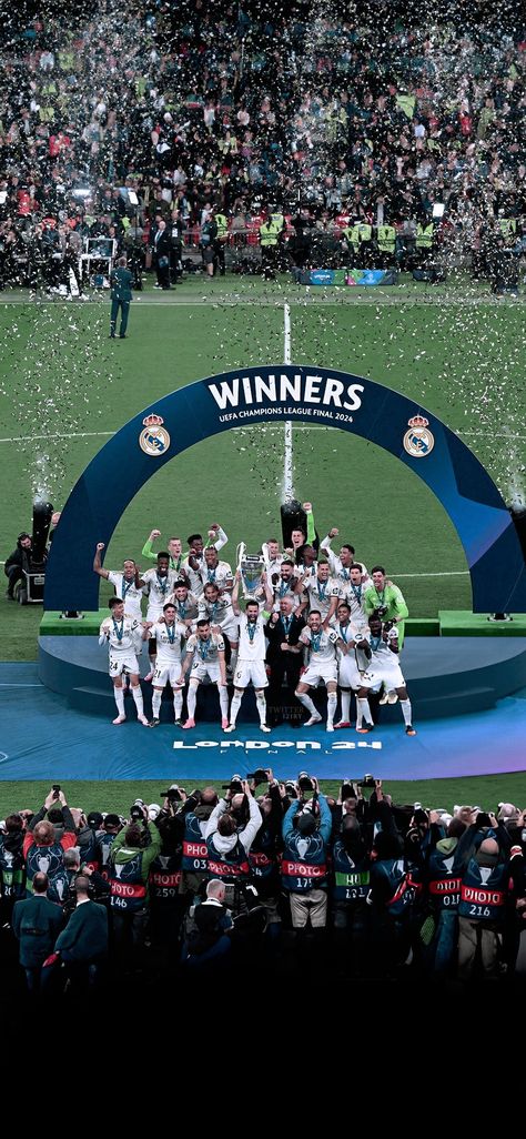 #championsleague #ucl #cl #realmadrid #champions #wallpapers #bellingham #vinijr #madrid #uclfinal Real Madrid Cr7, Real Madrid Photos, Real Madrid Champions League, Real Madrid Shirt, Real Madrid Team, Real Madrid Wallpapers, Real Madrid Football, Madrid Wallpaper, Ronaldo Videos