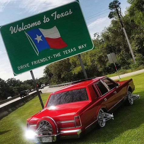 Slabs In the City on Instagram: “Self Explanatory! 💯🤘🏼🍭🍭🍎💦💦💦🏆 R.I.P. Fat Pat! #slabs #slabculture #slabcity #candy #candypaint #84s #swangas #swangers #ridingslab #htown…” Houston Slabs Cars, Slabs Cars, Houston Painting, Houston Culture, Candy Paint Cars, Houston Tattoos, Visit Houston, Slab City, Chopped And Screwed