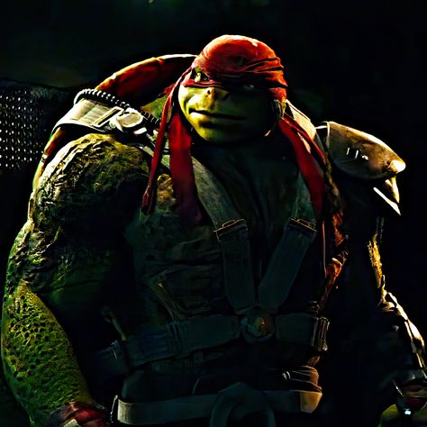 #raphael #tmnt #ninjaturtles #icon #icons Ninja Turtles Realistic, Ninja Turtles Live Action, Raphael Tmnt Live Action, Raphael Wallpaper Tmnt, Raphael Tmnt Bayverse, Tmnt Live Action, Rafael Ninja Turtle, Bayverse Raphael, Raphael Tmnt Fanart