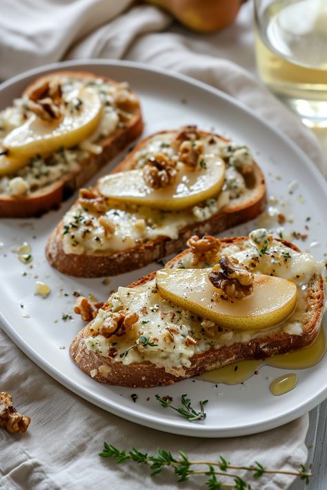 Savour the Exquisite Pear and Gorgonzola Cheese on Toasted Walnut Bread: A Mediterranean Delight #mediterraneandiet Pear Gorgonzola Bruschetta, Cafe Food Ideas, Pear And Gorgonzola, Walnut Bread Recipe, Walnut Recipes, Gorgonzola Cheese, Gourmet Breakfast, Walnut Bread, Brunch Ideas