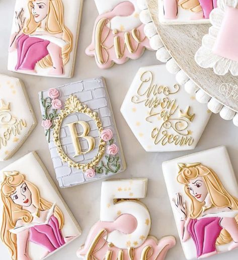 Princess Aurora Cookies Decorated, Sleeping Beauty Cookies Decorated, Princess Aurora Cookies, Aurora Cookies, Sleeping Beauty Cookies, Whimsical Cookies, Fairytale Cookies, Princess Birthday Cookies, Disney Princess Cookies Decorated