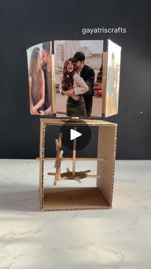 495K views · 30K reactions | DIY Retro Vintage Rotating Photo Frame #papercraft #crafts #papercrafting #diy #handmade #giftideas #vintagephotoframe #retro #vintage #cardboard #cardboardcrafts #rotatingphotoframe | Gayatri chouhan | Adrian Berenguer · Little Things Diy Photo Frame Cardboard, Cardboard Photo Frame, Diy Gifts To Make, Diy Retro, Handmade Photo Frames, Diy Photo Frames, Vintage Photo Frames, Instagram Diy, Art N Craft