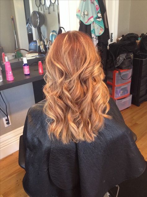 Soft Blonde Highlights, Short Balayage, Red Hair With Blonde Highlights, Auburn Balayage, Red Hair With Highlights, Red Blonde Hair, Natural Red Hair, Blond Balayage, Soft Blonde