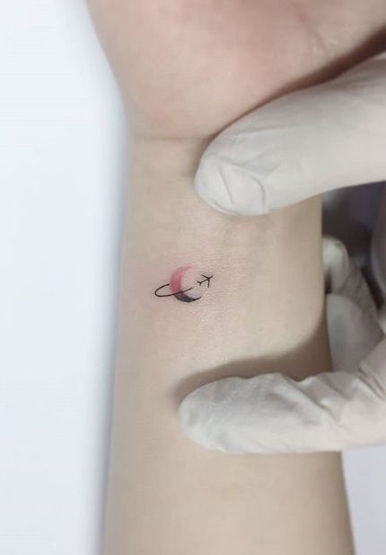 Plane Tattoo, Airplane Tattoos, Ring Finger Tattoos, Shape Tattoo, Muster Tattoos, Small Girl Tattoos, Inspiration Tattoos, Disney Tattoo, Tattoo Girls