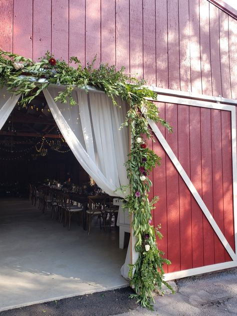 Quinceanera Aesthetic, Wedding Draping Backdrop, Barn Door Wedding, Vintage Furniture Wedding, Shed Wedding, Wedding Drapery, Red Barn Wedding, Draping Wedding, Nz Wedding