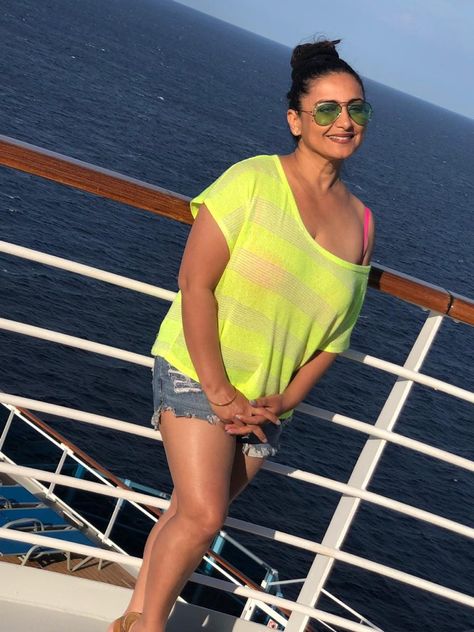 Divya Dutta on Twitter: "T soothing sea… " Divya Dutta, Big Size Outfit, Indian Models, Bollywood Girls, Indian Actress Hot Pics, Priyanka Chopra, Bollywood Movies, Bollywood Celebrities, Curvy Outfits