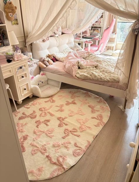 Simple Princess Room Ideas, Coquette House, Bedroom Layout, Cute Bedroom Ideas, Dekorasi Kamar Tidur, Pinterest Room Decor, Girly Room, Cute Bedroom Decor, Cute Room Ideas