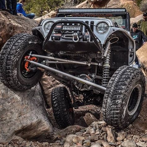 Jeep crawling in the rocks Badass Jeep, Jeep Yj, Rock Crawling, Cool Jeeps, Jeep Tj, Jeep Lover, Wrangler Tj, Rock Crawler, Jeep 4x4