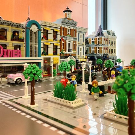 The town | Legorijk | Flickr Lego City Display, Big Lego Sets, Lego 5, Best Lego Sets, Lego Village, Lego Town, Big Lego, Lego Board, Lego Sculptures