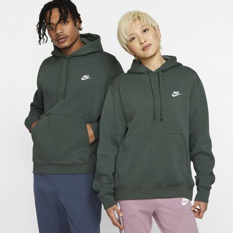 Nike Sportswear Club Fleece Pullover Hoodie (Galactic Jade) Nike Hoodie Outfit, Layered Hoodie, Nike Sportswear Club Fleece, Tall Hoodies, Hoodies Men Pullover, Hoodie Green, Hoodie Outfit, Jack Wolfskin, Nike Hoodie