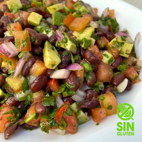 Ensalada de Porotos Negros y Palta Kung Pao Chicken, Sin Gluten, Natural Food, Fruit Salad, Summer Recipes, Healthy Life, Vegan Recipes, Good Food, Easy Meals