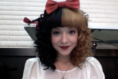 Crazy awesome hairdo sported by Melanie Martinez who was just on the Voice. What customer is first?ha ha Melanie Martinez The Voice, Melanie Martinez Outfits, Melanie Martinez Photography, Role Model, Melanie Martinez, Adele, Season 3, Her Hair, Love Her