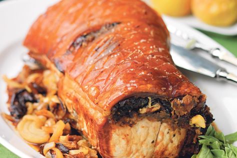 The Hairy Bikers' roast loin of pork with prune & apple stuffing Pork With Crackling, Roasted Pork Belly Recipe, Slow Roast Pork, Slow Cooked Pork, Pork Belly Recipes, Stuffed Pork, Crispy Pork Belly, Roast Pork, Crockpot Recipes Beef