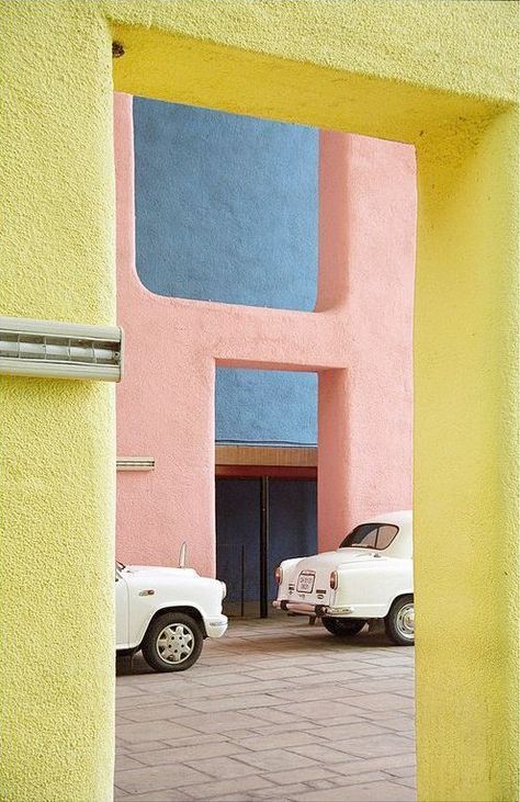 What a glorious colour palette in pastel pink yellow & blue! Le Corbusier, Le Corbusier Architecture, Yellow Aesthetic Pastel, Modernist Architects, Pastel Designs, Yellow Aesthetic, Color Inspo, Colour Board, Pastel Yellow