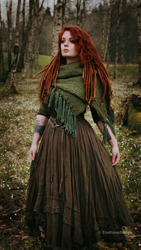 Witch Aesthetic Fashion, Strega Fashion, Mode Steampunk, Fair Outfits, Fest Outfits, Estilo Hippy, Witch Fashion, Shawl Pin, Witchy Fashion