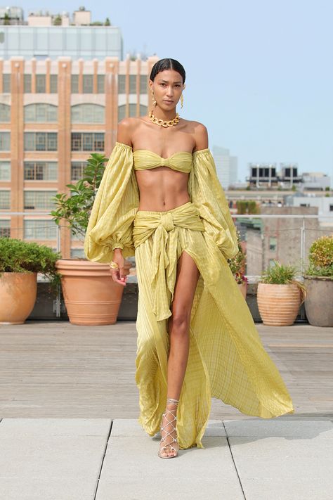 Fashion Weeks, Couture, Bronx And Banco, Summer Fashion Trends, Looks Chic, Primavera Estate, Yellow Dress, Look Cool, Bronx