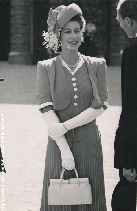 Ducesa Kate, Fitness Queen, Princesa Elizabeth, Young Queen Elizabeth, Queen Elisabeth, Queen Hat, Dress Bolero, Rainha Elizabeth Ii, Fascinator Wedding